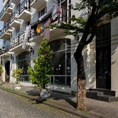 Apartments In The Historical Center Of Batumi, Near The Seaside Park Exterior photo