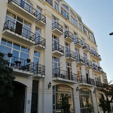 Apartments In The Historical Center Of Batumi, Near The Seaside Park Exterior photo